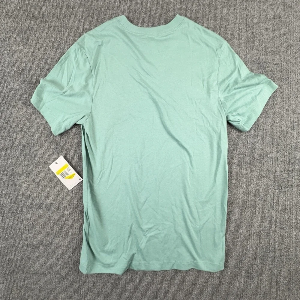 Nike Shirt Mens Small Green The Nike Tee Embroidered Swoosh Logo Cotton Crewneck